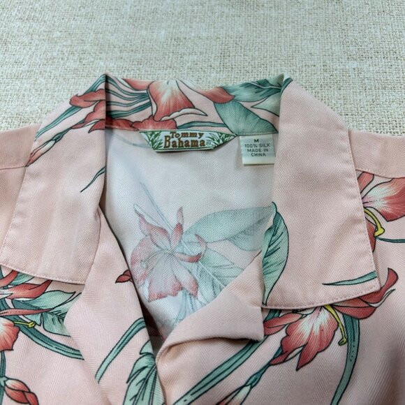 Tommy Bahama Women's Medium Button Down 100% Silk Shirt - Picture 6 of 9